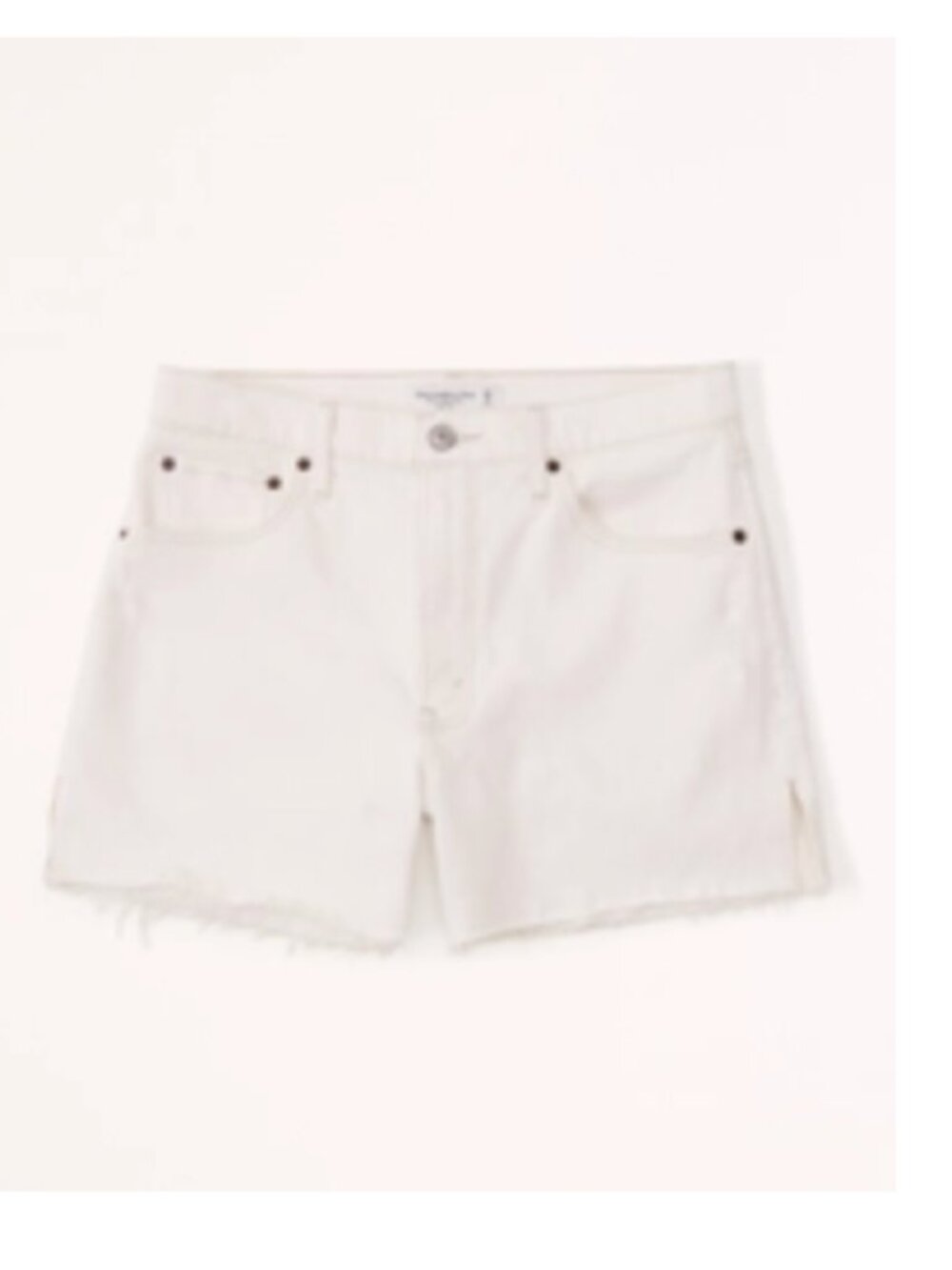 Abercrombie High rise 4in Mom Short in Cream
